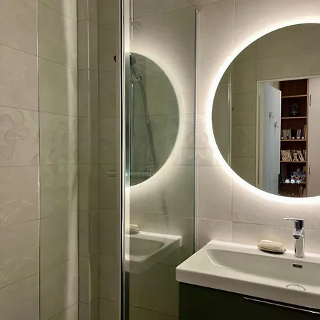 Stylish And Cozy Renovated 10 * Paris